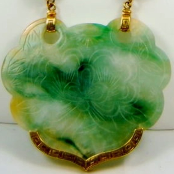 14K AND 18K YELLOW GOLD LARGE JADE CARVED PENDANT NECKLACE - Picture 1 of 13